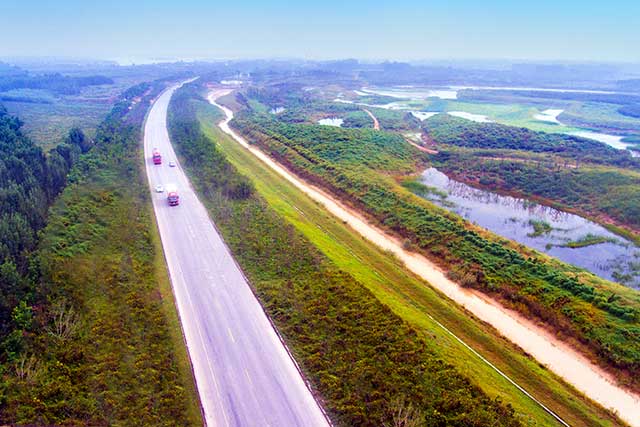 4-山東齊河縣黃河國際生態城G309景觀綠化項目.jpg 4-山東齊河縣黃河國際生態城G309景觀綠化項目.jpg